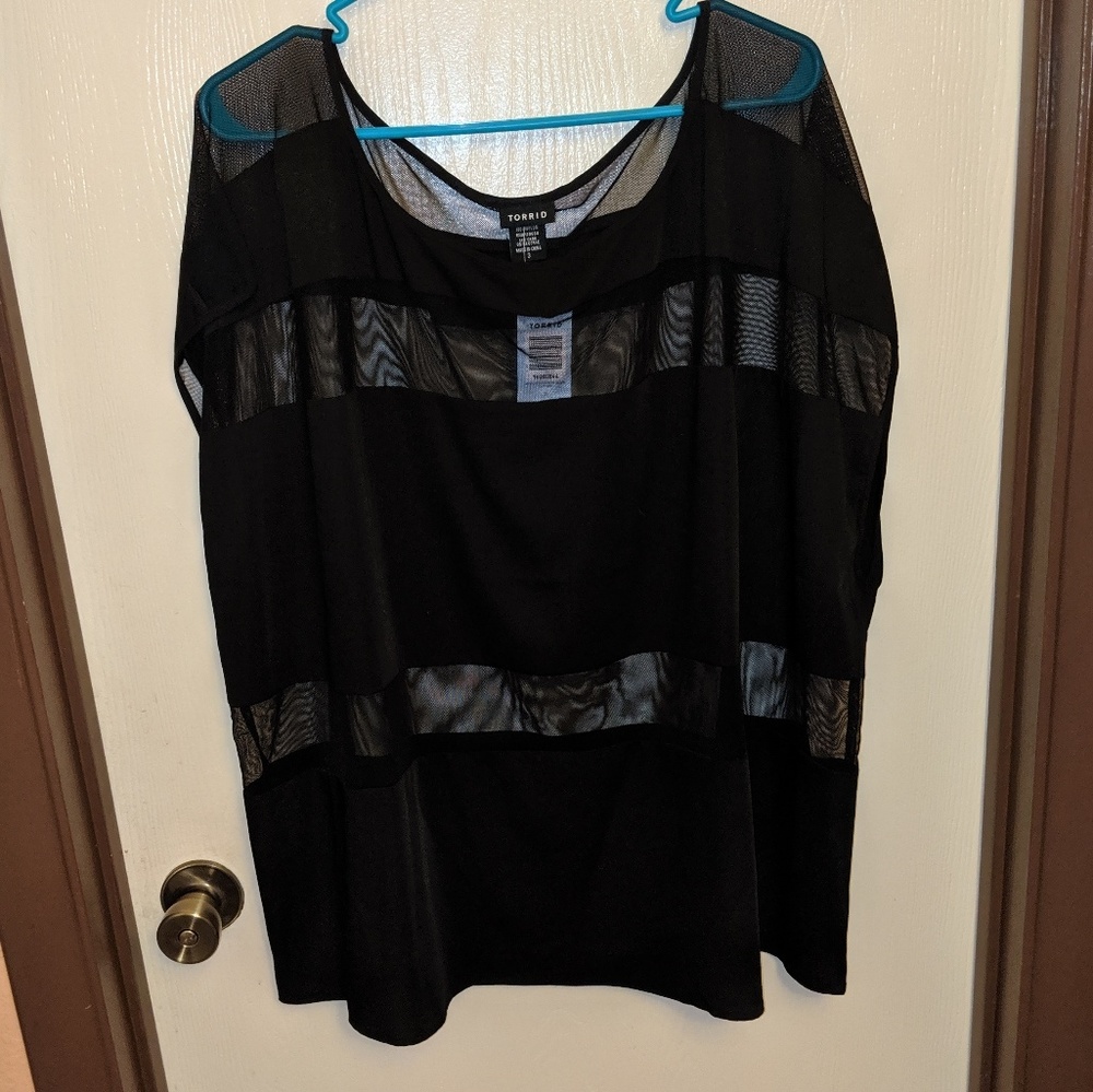 Torrid Sz 3 Dolman top with Fishnet NWT